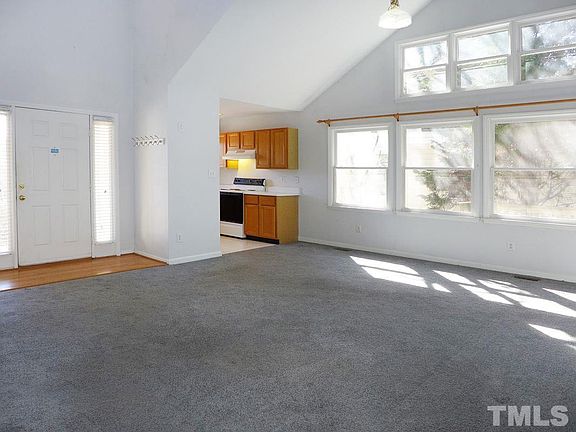 4th image of 105 Duncan Ct #A