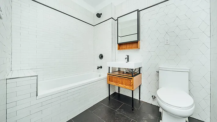 Rented by Nooklyn NYC LLC | media 124