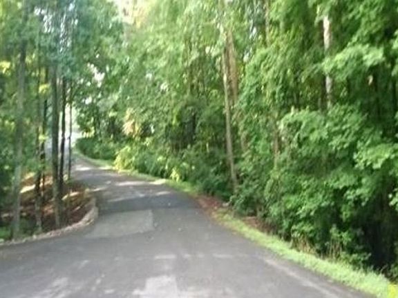 Exterior Neighborhood (street photo)