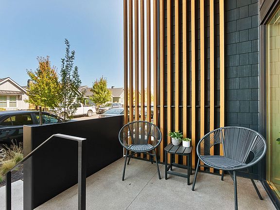 5th image of 2745 NW Ordway Ave #205
