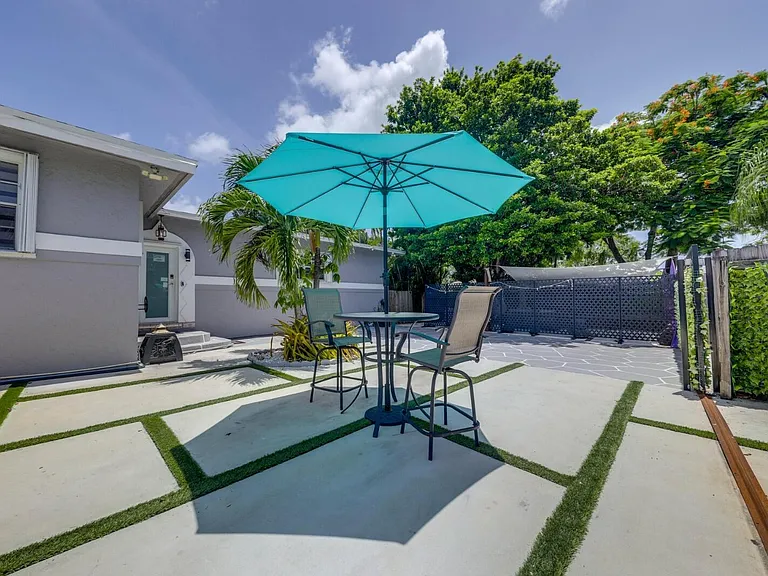 3609 SW 58th Ave — Photo 7