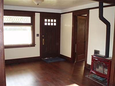 4th image of 1315 Wood Ave
