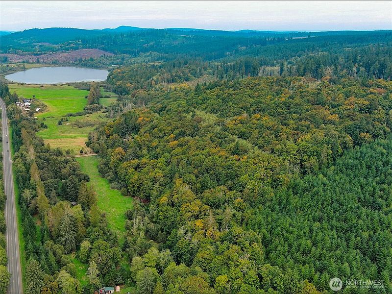 3rd image of 106 Crocker Lake Road