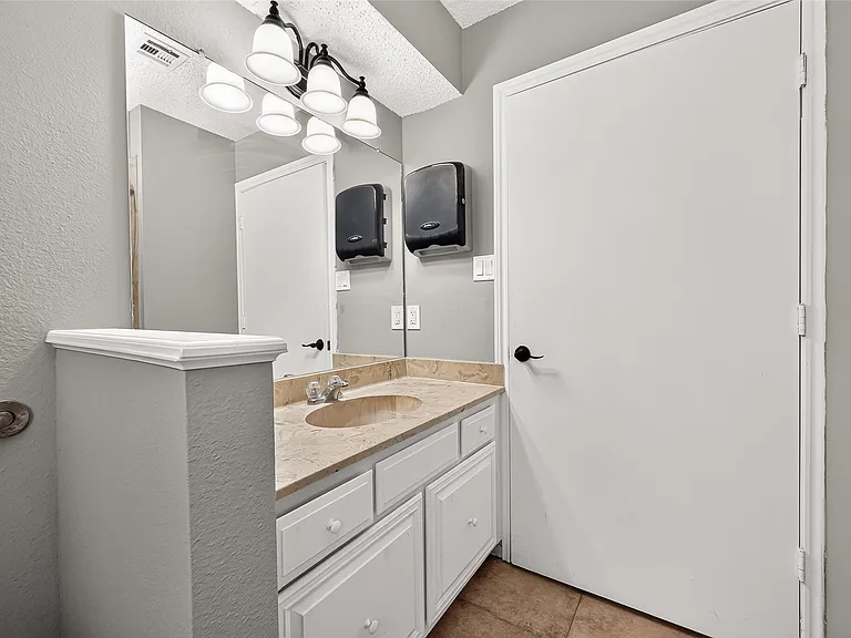 19002 Mirror Lake Dr — Photo 34