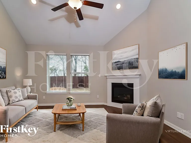 2815 Willow Ln — Photo 4