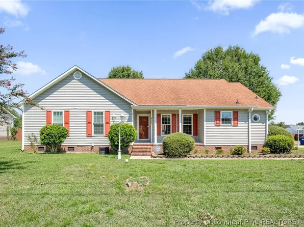 8137 Rockfish Rd, Raeford, NC 28376