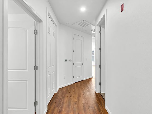 2nd image of 2504 Memory Ln #305