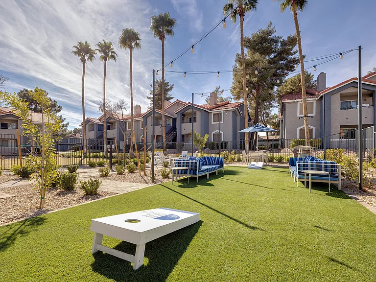 Bay Breeze Apartments — Photo 17