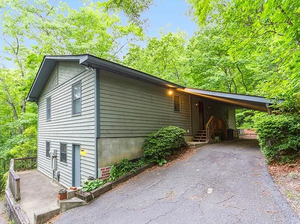 121 John Knox Rd, Black Mountain, NC 28711