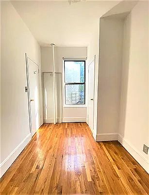 5th image of 149 E 61st St APT 4B