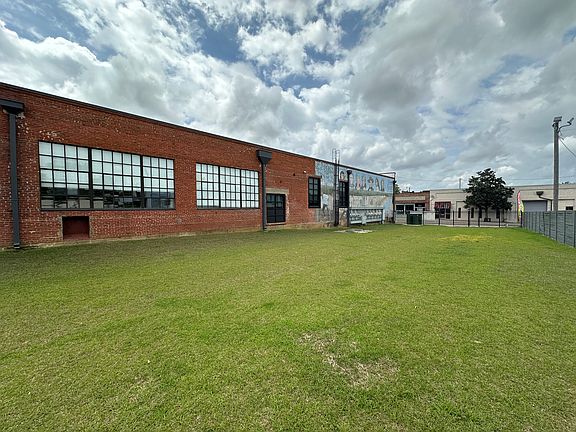 2nd image of 193 S Saint Andrews St #21