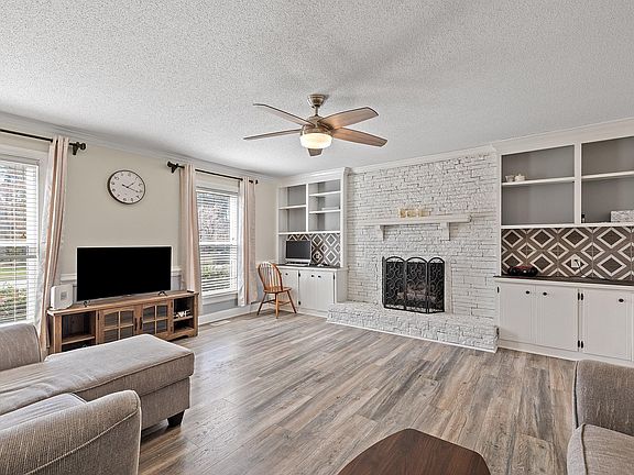 4th image of 1716 Ridgeway St W