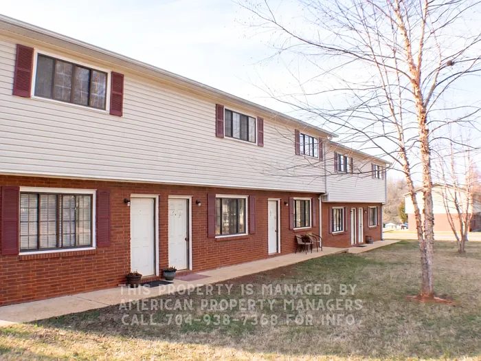 2 bed, 1.5 bath, 997 sqft, $1,095 — Photo 1