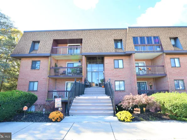 5423 Golf View Dr APT D-3, Wilmington, DE 19808