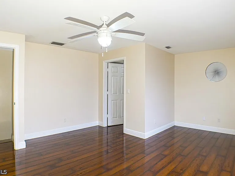 160 Lady Palm Dr — Photo 8