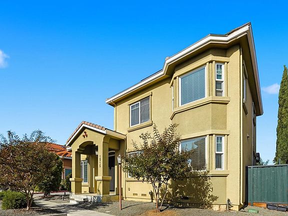 3rd image of 1515 Dentona Pl