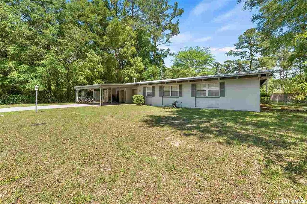 4 bed, 2.5 bath, 2400 sqft, $3,000 — Photo 3