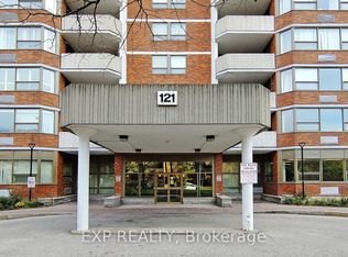 121 Ling Rd #808, Toronto, ON M1E4Y2