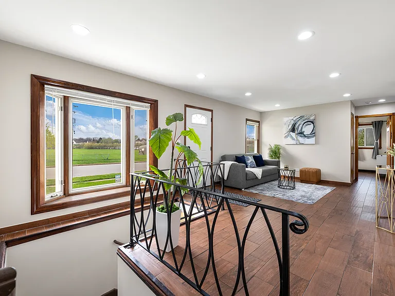 119 W Green Meadows Blvd — Photo 37