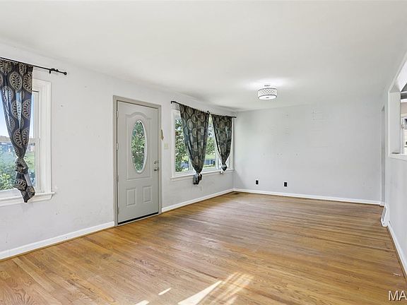 5th image of 9343 Stansberry Ave