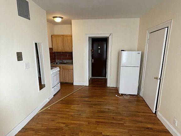 3rd image of 1798 Bedford Ave APT B42