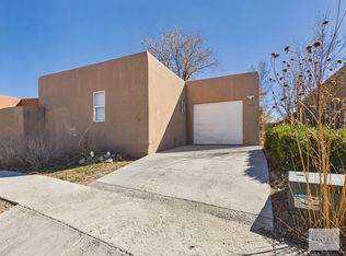 2104 Ridgeview Cir, Santa Fe, NM 87505