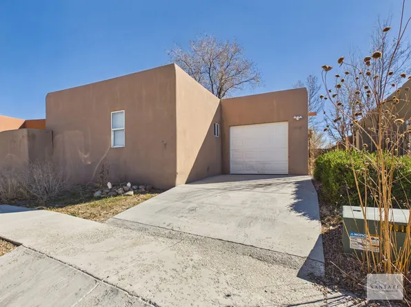 2104 Ridgeview Cir, Santa Fe, NM 87505