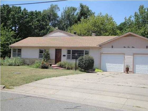1st image of 525 E Harvard Ave