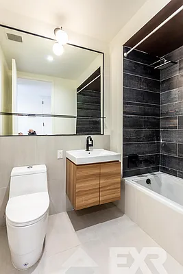 Rented by EXR | media 82