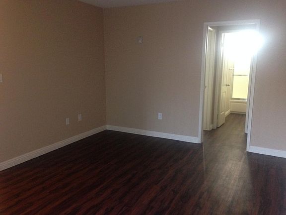 3rd image of 9348 Somerset Blvd APT 20