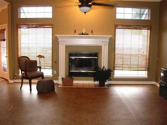 2nd image of 107 Bluebird Ln