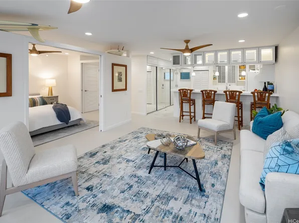 2895 Kalakaua Ave APT 209, Honolulu, HI 96815