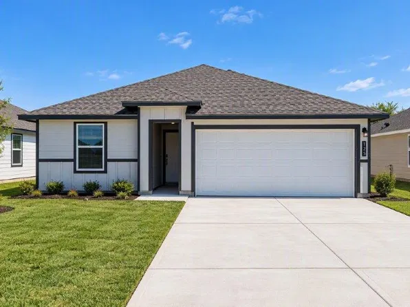 113 Grenada Dr, Rockport, TX 78382