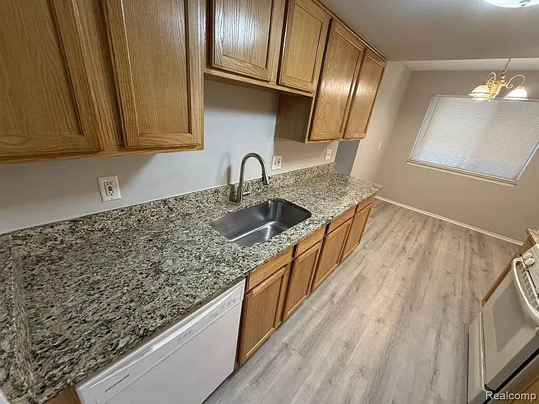 27153 Farmbrook Villa Dr — Photo 5