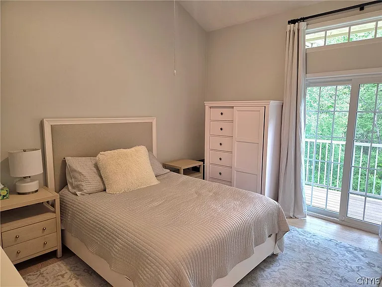 1105 Greymoor Way — Photo 6