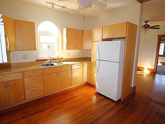 4th image of 602 Park St