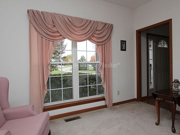5th image of 4801 Fencerow Ln