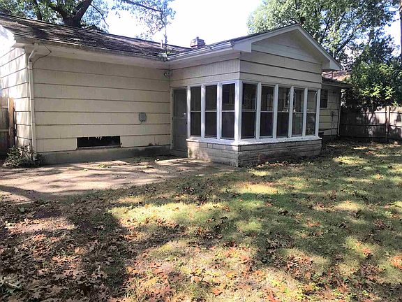 2nd image of 1204 N Sheridan St