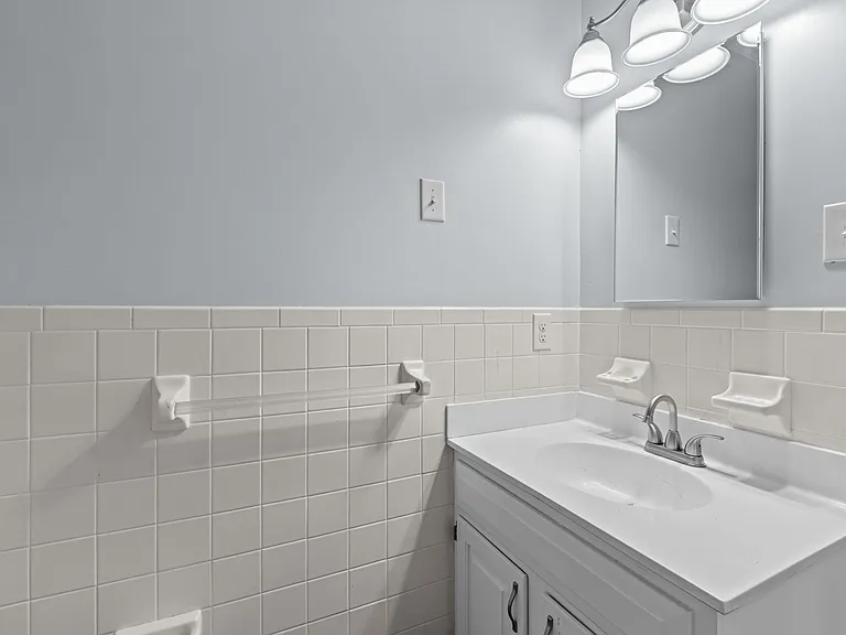 849 Baldwin Ave #2H — Photo 16
