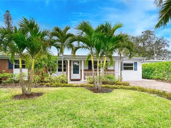 1280 Barbizon LN, NAPLES, FL 34104