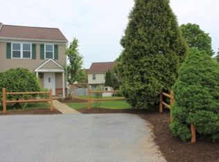 2413 Franklin Dr, East Petersburg, PA 17520
