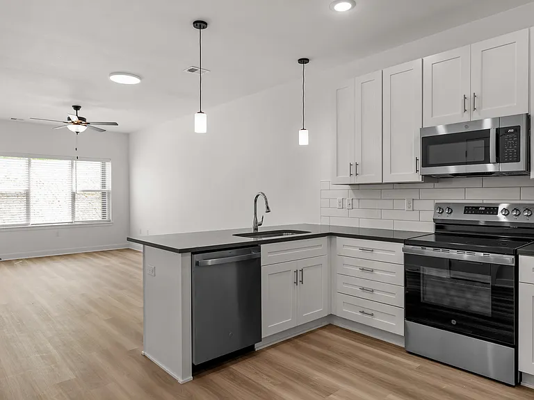 45 at Creekside Apartments — Photo 8