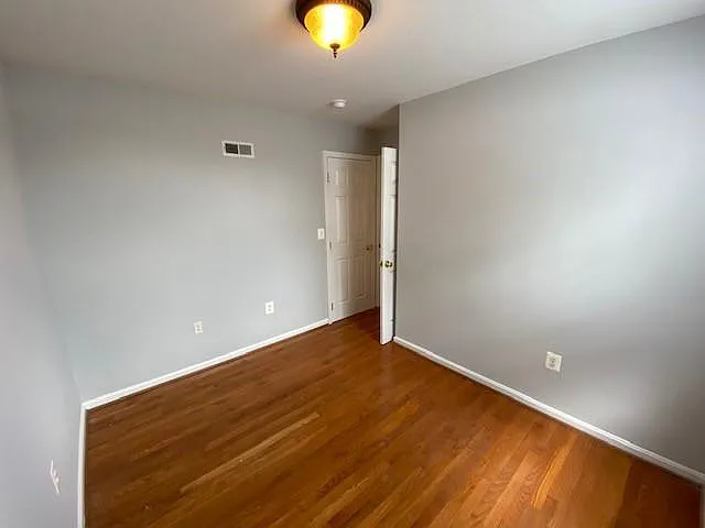 308 3rd St SE #3 — Photo 26