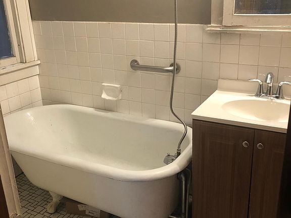 4th image of 3205 Pillsbury Ave S APT 4