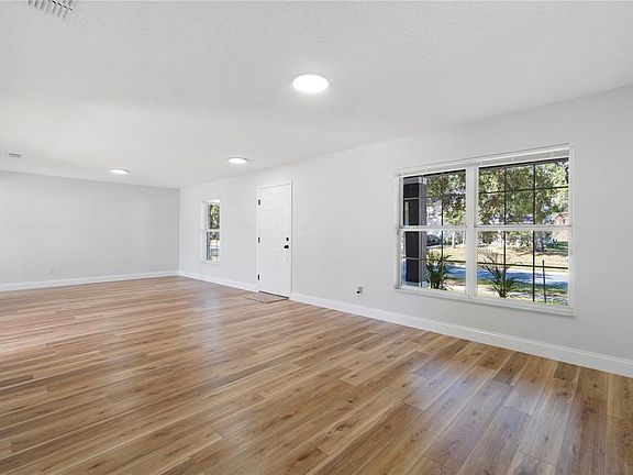 5th image of 1893 Vale Dr