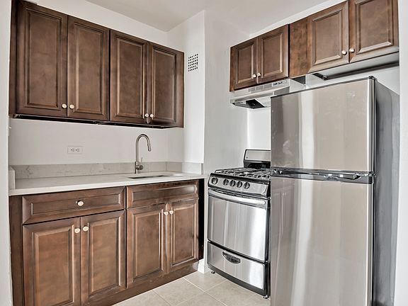 3rd image of 5835 Granger St APT 6M