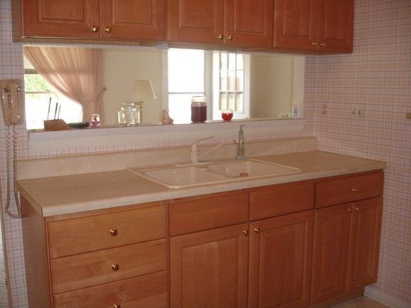 4th image of 110 Canterbury Ln