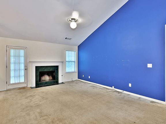 4th image of 2964 Maple Walk Ct