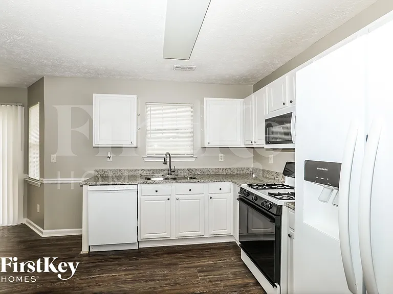 128 Greenleaf Dr — Photo 7