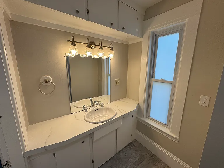 1st floor 1 3/4 bath